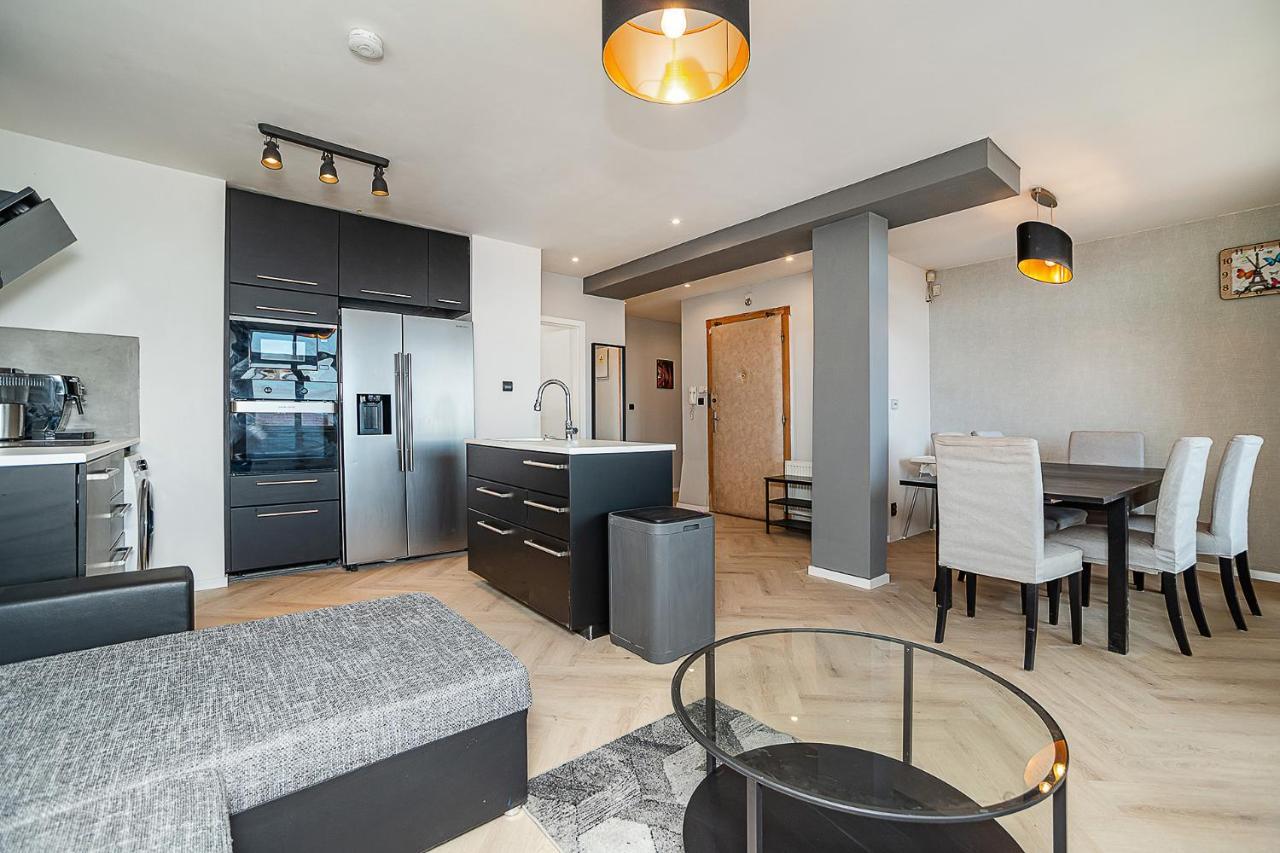 Big 4-Bedroom Flat, Terrace With Great Vitkov View ปราก ภายนอก รูปภาพ