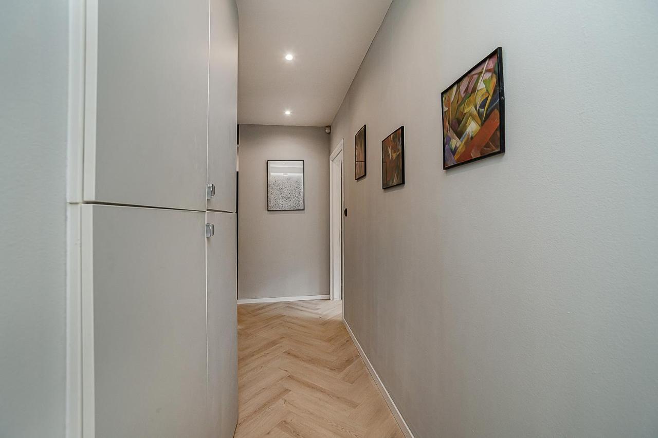 Big 4-Bedroom Flat, Terrace With Great Vitkov View ปราก ภายนอก รูปภาพ