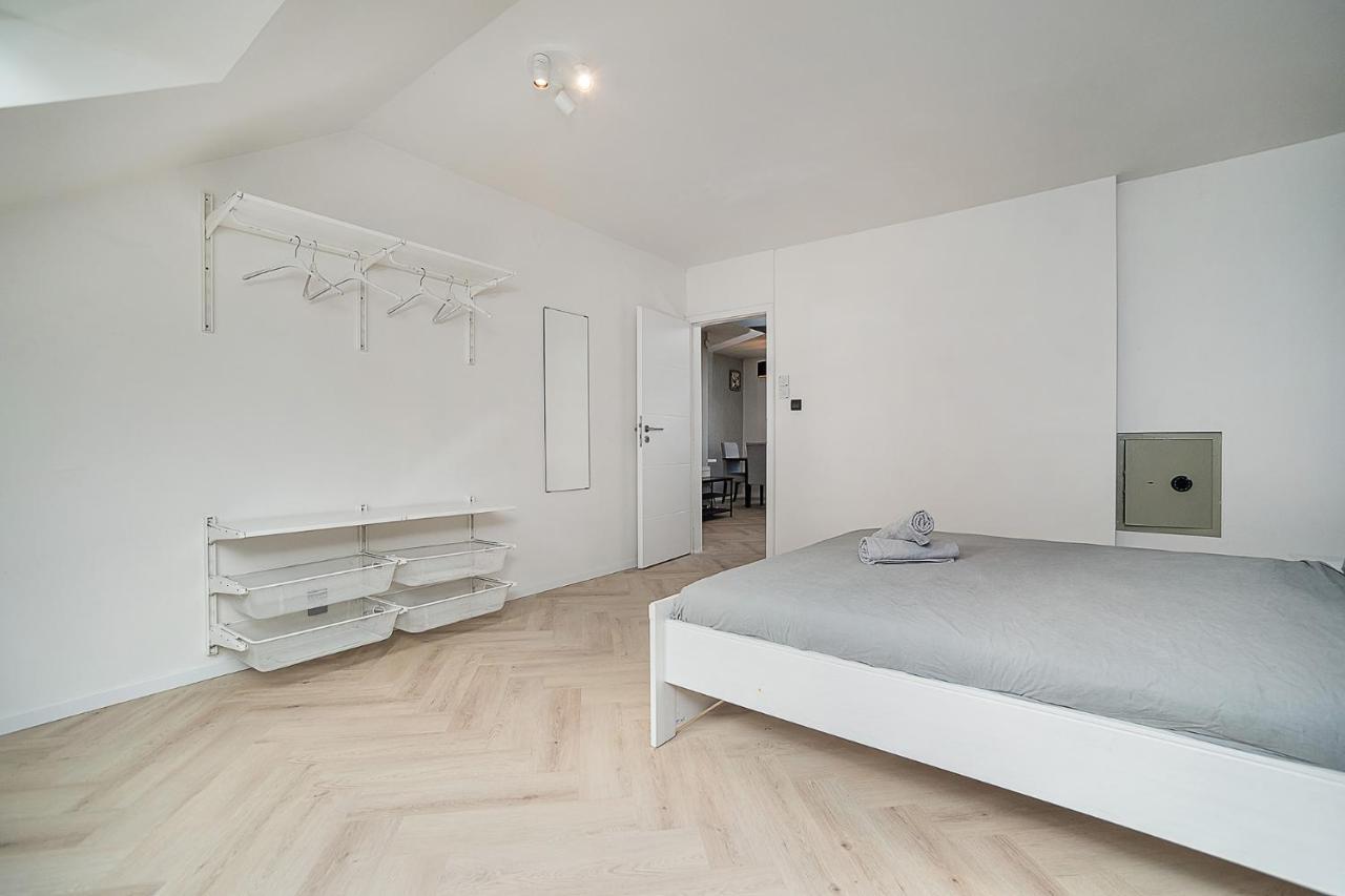 Big 4-Bedroom Flat, Terrace With Great Vitkov View ปราก ภายนอก รูปภาพ
